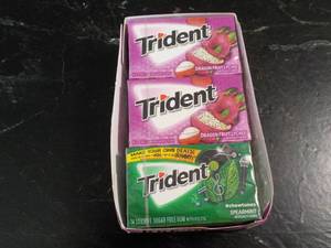lot 95 image: 12 pack Trident Dragon Fruit lychee...