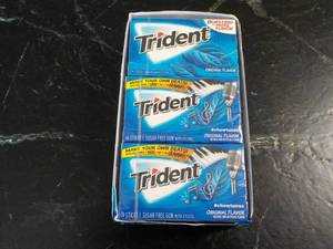 lot 96 image: 12 pack Trident Original Flavor Sug...