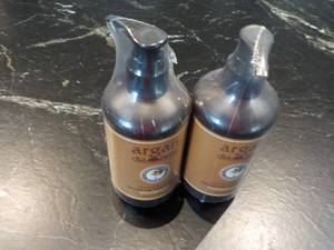 lot 125 image: 2 - 10 oz Bottles Argan Diabella 1 ...