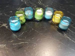 lot 127 image: 7 Hanging Citronella Scented Candle...