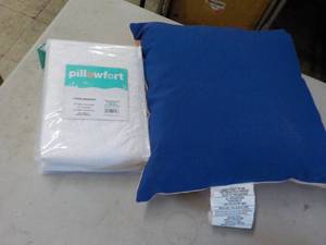 lot 169 image: Pillowfort Twin Size Bedskirt and R...