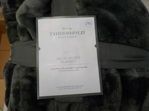 lot 217 image: Threshold TwinXL Twin Microplush B...