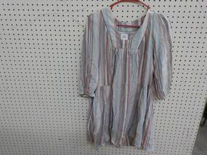 lot 218 image: Knox Rose size S Dress...