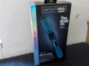 lot 233 image: Ininitripro by Conair...