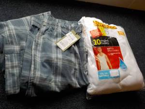 lot 245 image: Hanes 10 Tagless Tanks size M and s...