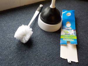 lot 249 image: Clorox Plunger and Bowl Brush Set...