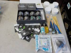 lot 298 image: Invitamin and BeMindful Sample Pack...