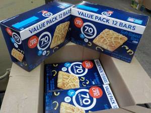 lot 327 image: 4 Boxes 12 bars each Fiber One Lemo...