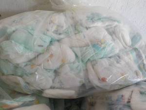 lot 370 image: Bag of 100 or so Diapers 0- 3 month...