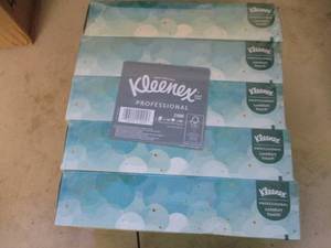 lot 14 image: 5 Boxes of Kleenex Facial Tissues...