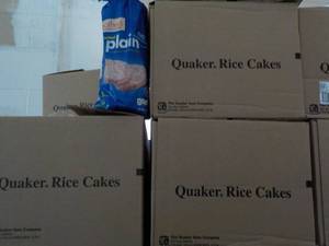 lot 398 image: 4 Cases Quaker Rice Cakes past bes...