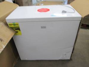 lot 83 image: black and decker 7.0 cu. ft chest f...