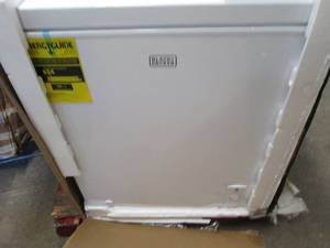 lot 97 image: black and decker 5.1cu.ft chest fre...