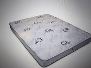 lot 133 image: slumber express mattress looks like...