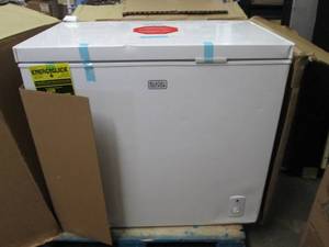 lot 162 image: black and decker 7.0 cu. ft chest f...