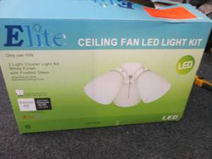 lot 44 image: Elite 3-Light White Ceiling Fan Sha...