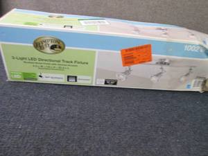 lot 49 image: Hampton Bay 2 ft. 3-Light Brushed S...