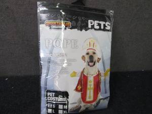 lot 108 image: Spooktacular Creations Small Pet Po...