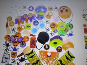 lot 119 image: Joyin 100 pc Set Halloween Toys ope...