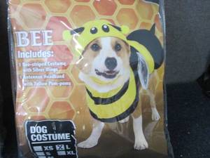 lot 142 image: Spooktacular Creations Large Pet Be...