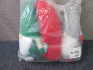 lot 149 image: et of 3 Christmas Gnome...