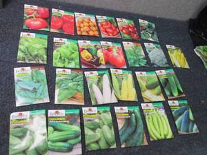 lot 176 image: 25 Assorted Packs of Burpee Vegetab...