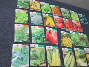 lot 180 image: 25 Assorted Packs of Burpee Vegetab...