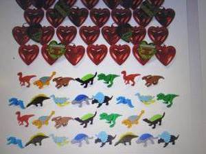 lot 255 image: Joyin Valentine Dinosaur Eraser Fil...