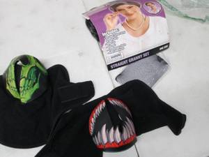 lot 285 image: Granny Set, Light Up Masks- unteste...