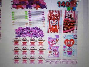 lot 292 image: Joyin 140 pc Valentines Party Set F...