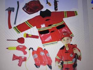 lot 326 image: Joyin Fire Chief Pretend Play Set o...