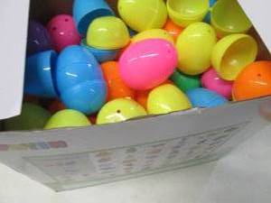 lot 344 image: Joyin 80 pc Toy Filled Easter Eggs ...