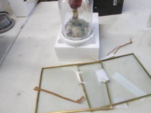 lot 356 image: 2 Hanging Frame, Englassed Rose...