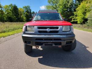 lot 7 image: 2000 Nissan Xterra