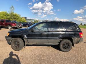 lot 12 image: 2002 Jeep Grand Cherokee 4x4