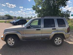 lot 5 image: 2006 Jeep Liberty Sport - 4x4