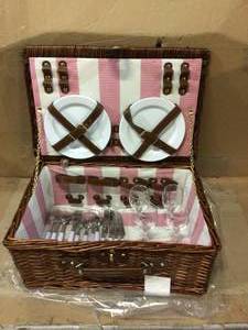 lot 9 image: WILLOW PICNIC BASKET Customer Returns See Pictures