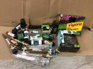 lot 54 image: MIX LOT OF Vigoro 20 ft. No-Dig Landscape Edging Kit PLUS GARDEN ITEMS  Various Condtions and SizesmSee Pictures