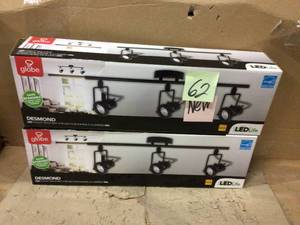 lot 62 image: Desmond Collection LED 3-Light Black Track Customer Returns See Pictures