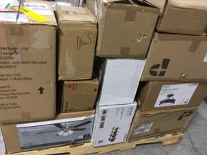 PALLET OF MIX LIGHTING Customer Returns See Pictures&nbsp