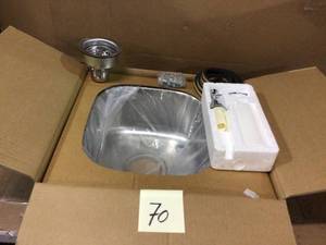 17 in. 304 Stainless Steel Single Sink with Cold and Hot Water Faucet Customer Returns See Pictures&nbsp