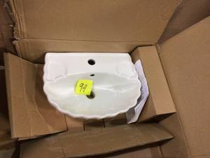 Foremost Brielle Pedestal Combo Bathroom Sink in White Customer Returns See Pictures&nbsp