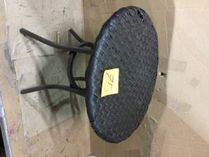 ROUND TABLE&nbsp&nbspCustomer Returns See Pictures&nbsp