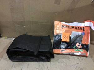 Quick Dam 17 ft. Flood Barrier&nbsp&nbspCustomer Returns See Pictures&nbsp