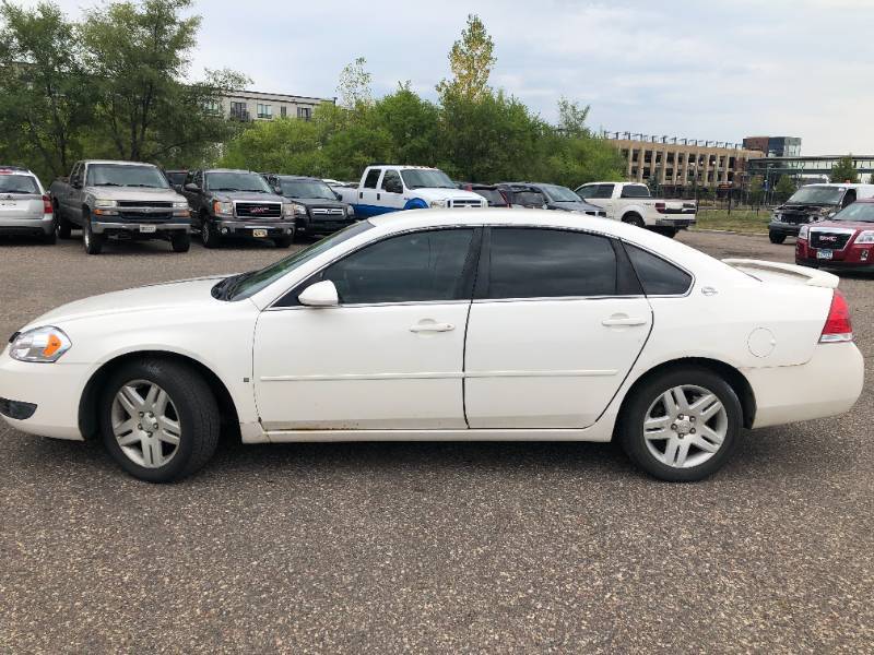 lot 11 image: 2006 Chevrolet Impala LT