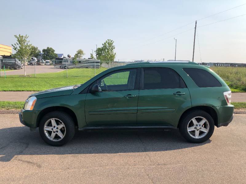 lot 7 image: 2005 Chevrolet Equinox LT - AWD