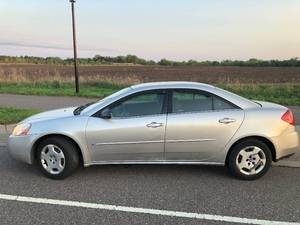 lot 6 image: 2006 Pontiac G6 SE -2 OWNER