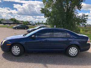 lot 5 image: 2006 Ford Fusion S