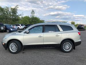 lot 18 image: 2010 Buick Enclave CXL - 2 OWNER