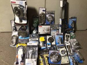 lot 1 image: Lot of Bathroom Showerheads Plumbing Customer Returns See Pictures
